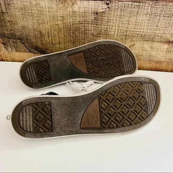 Converse Chuck Taylor Gladiator Hi Women Shoes - Picture 8 of 9